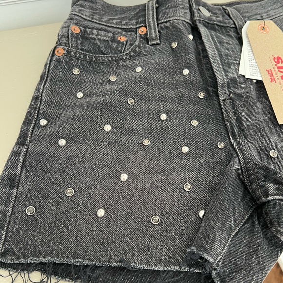 Levi’s Wedgie Shorts - Picture 4 of 4